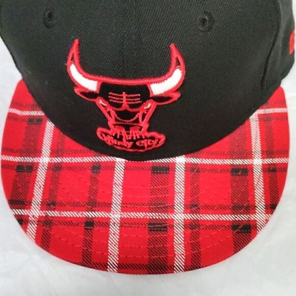 Chicago Bulls Snapback Hat - Picture 4 of 8